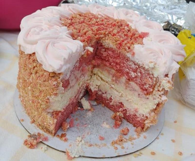 Strawberry Cake Cheesecake